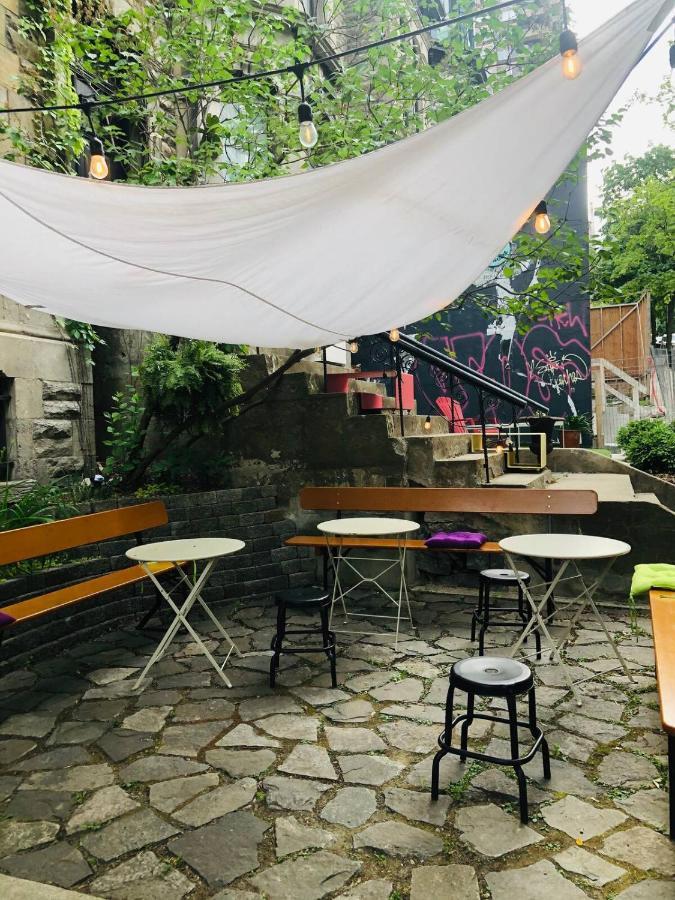 Ambrose House & Cafe - Self Check-In Guesthouse مونتريال المظهر الخارجي الصورة