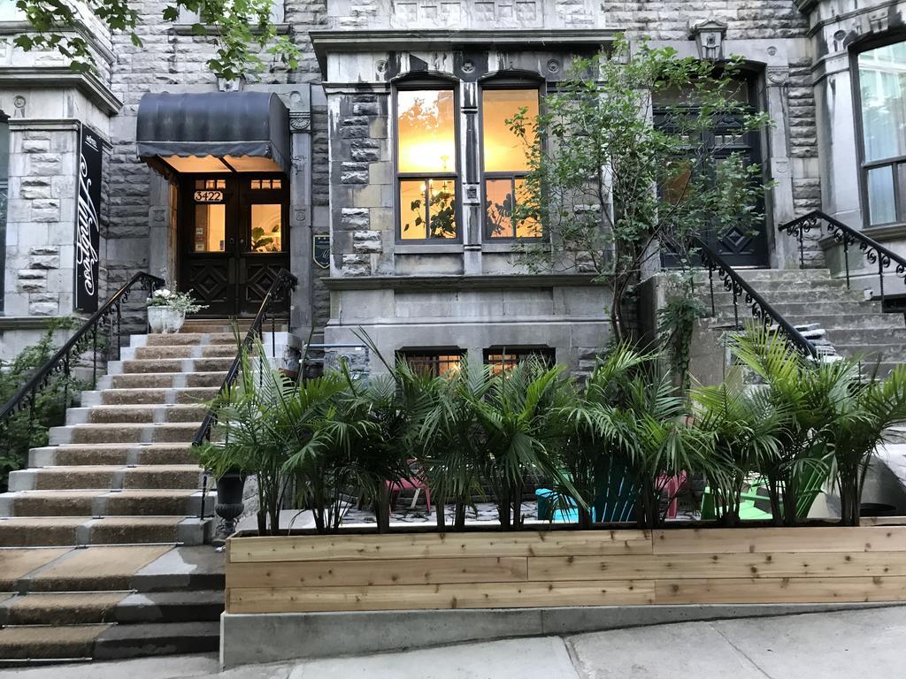 Ambrose House & Cafe - Self Check-In Guesthouse مونتريال المظهر الخارجي الصورة