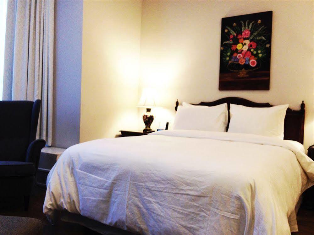 Ambrose House & Cafe - Self Check-In Guesthouse مونتريال المظهر الخارجي الصورة
